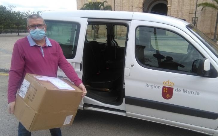 UCAM donates 60 infrared thermometers to the Murcia Health Service UCAM donates 60 infrared thermometers to the Murcia Health Service