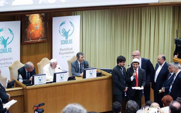 UCAM participates in a meeting with Pope Francis that aims to enhance the role of the universities in the world