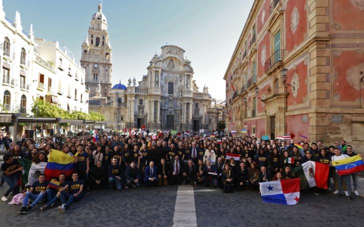 2.500 international students from 100 countries attending UCAM this year
