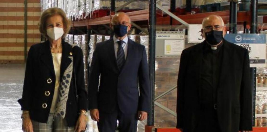 Visit of the Queen Emeritus to the Segura Food Bank