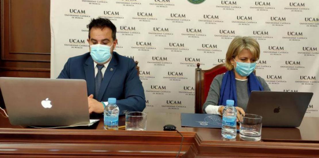 Pablo Jorge Marcos, principal investigator of the Life Age project, and Estrella Núñez, vice-rector for Research at UCAM, during the opening of the congress from the Chapter House of the Los Jerónimos Monastery.