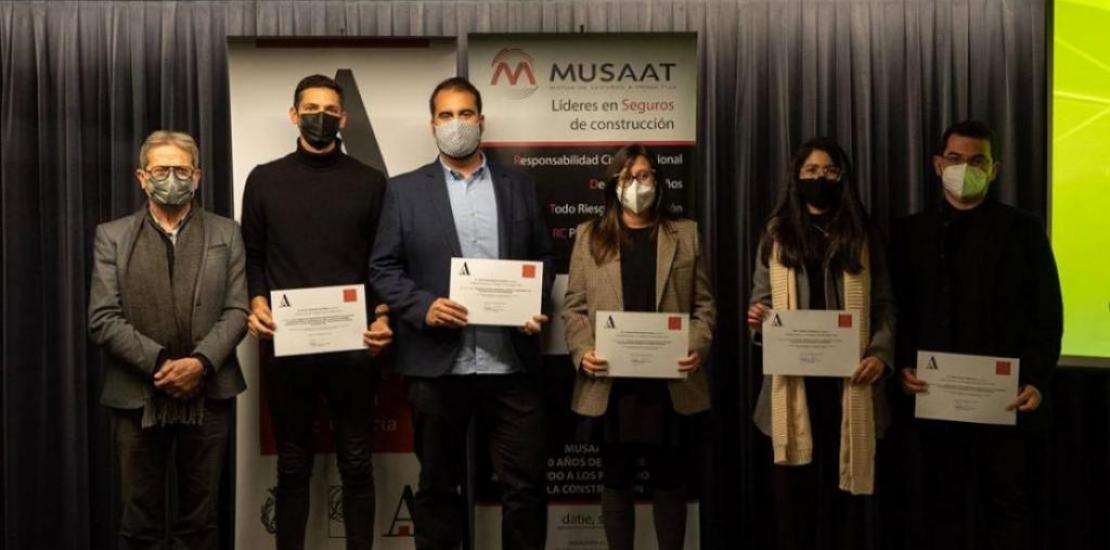 Antonio Mármol Ortuño, president of COAATIEMU, with the awarded graduates