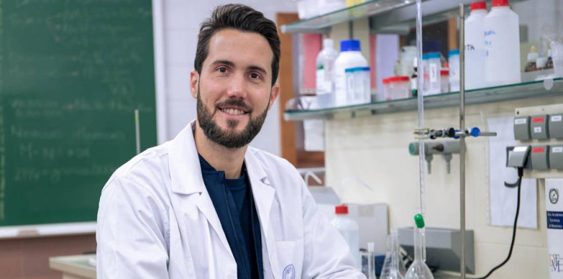 Raúl Martínez, in the ucam biochemistry laboratory