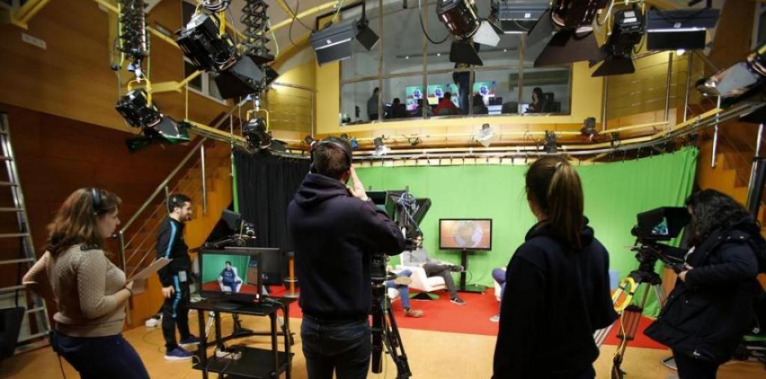 Library picture of students undertaking an internship in the Radio and Television Studio of the Faculty of Social Sciences and Communication
