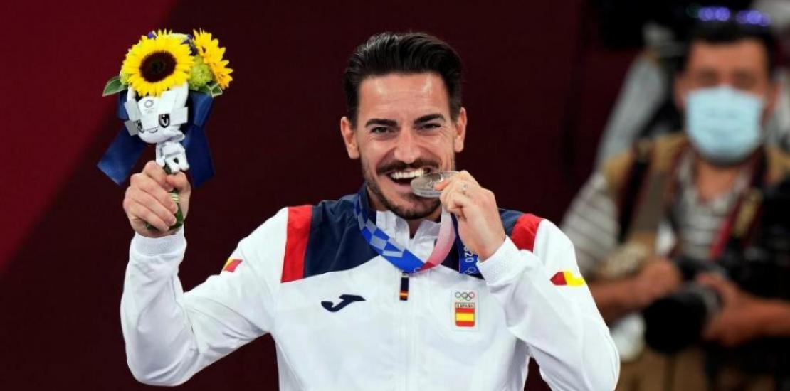 The UCAM karateka won the silver medal after a great competition in which his only loss was to Japan's Ryo Kiyuna