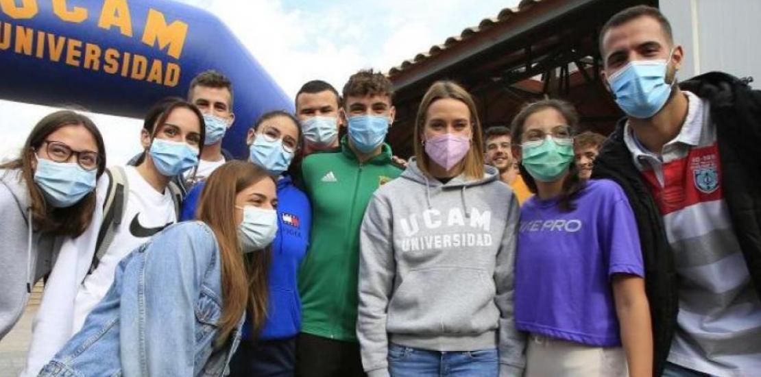 Gastronomy, sports, radio, languages, virtual reality, esports and volunteering made up the first day of the University Welcome at the Los Jerónimos Campus.