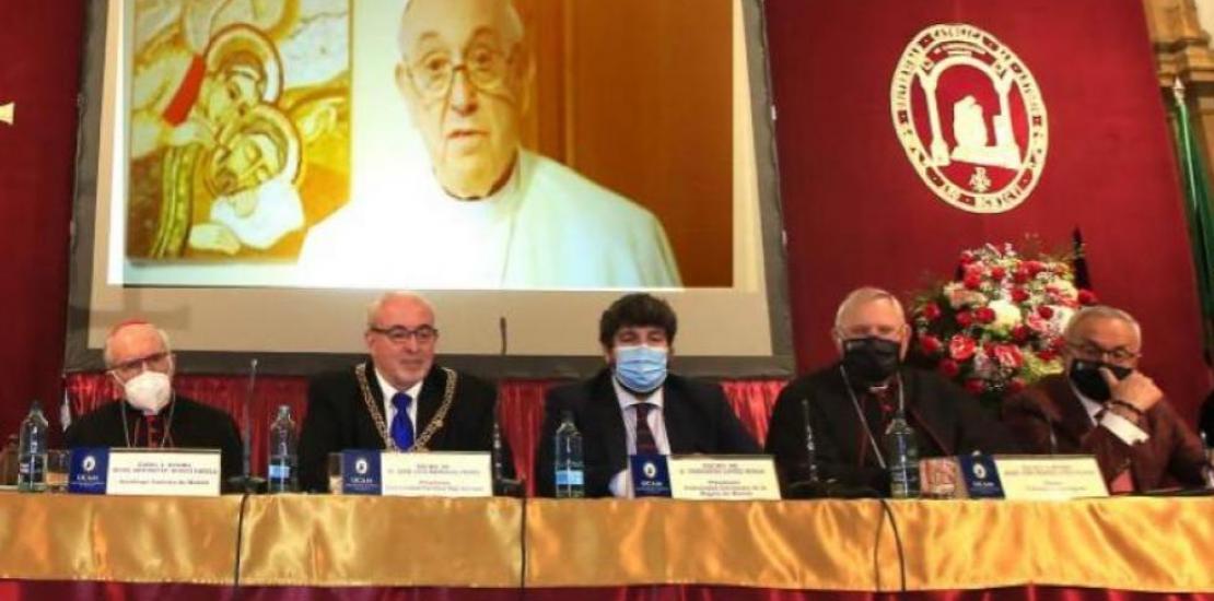 The Official Opening Ceremony of the Academic Year concluded with his speech, in which he thanked "all the work done" by the Universidad Católica during these 25 years, encouraging it to "move forward, sowing hope".”