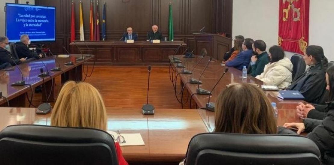 The president of the Pontifical Academy for Life, Vincenzo Paglia, has explained that the Vatican and the Italian government have set up a commission to implement public policies in Italy based on the 'Charter of the Rights of the Elderly and Community Duties', drawn up by the Church; an initiative that UCAM will promote in Spain