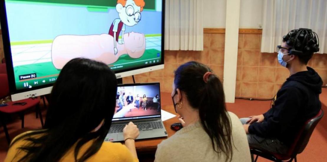 Eye tracking device test for Miriam Mendoza's thesis