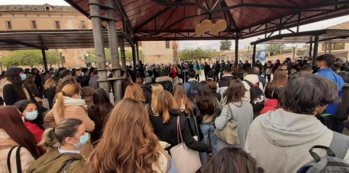 Attendees at the Gathering for Peace&#039; on the los Jerónimos Campus.