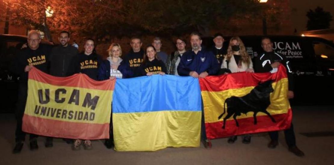 Volunteers from the University Platform for Peace