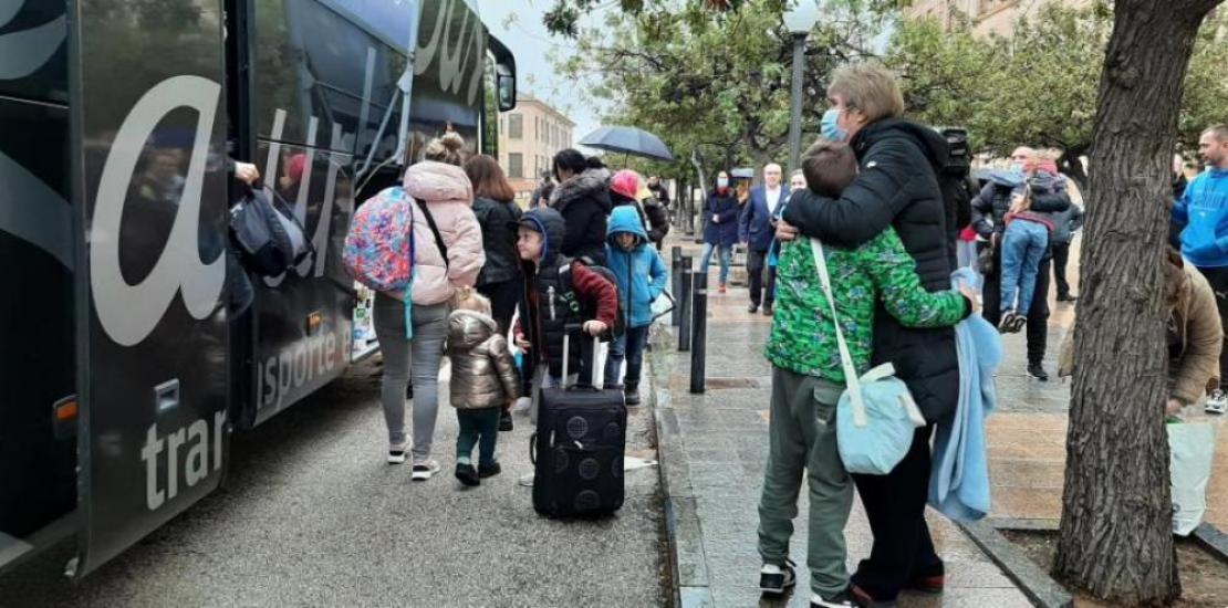 Ukrainian refugees meeting their families