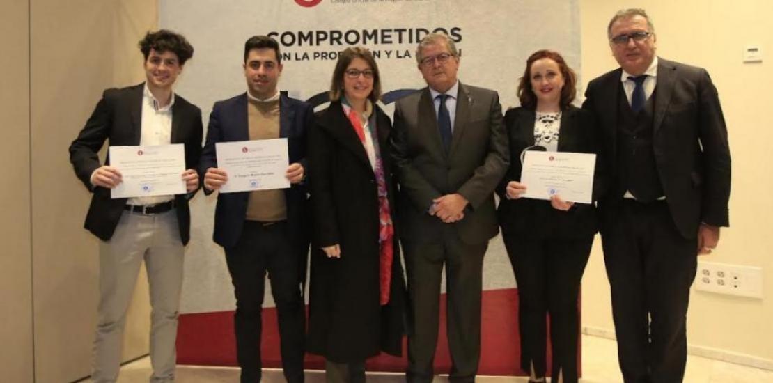 UCAM awarded students next to Ramón Madrid, dean of the Colegio de Economistas de Murcia; Gonzalo Wandosell, dean of the Faculty of Economics and Business of the Universidad Católica and Mercedes Carmona, vicedean of the Faculty of ADE.