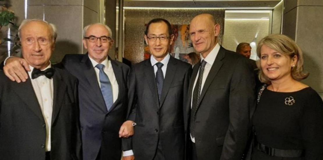 José Luis Mendoza, president of UCAM, with Shinya Yamanaka (centre), Juan Carlos Izpisua, Estrella Núñez and Pedro Guillén (left).