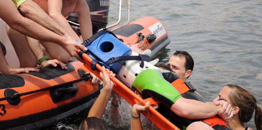 Students of the Master's Degree in Emergency Medicine during a practical session. UCAM