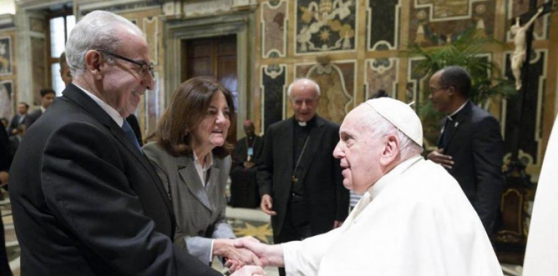Meeting between Pope Francis and the president of the UCAM, José Luis Mendoza, who was accompanied by his wife, María Dolores García, and his daughter María