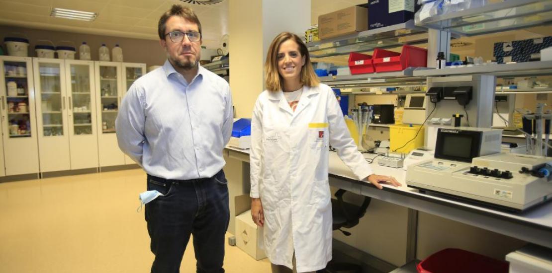 Horacio Pérez, PI and head of the Bioinformatics group at UCAM, together with Irene Martínez, researcher in Haematology and Clinical Experimental Medical Oncology at IMIB.