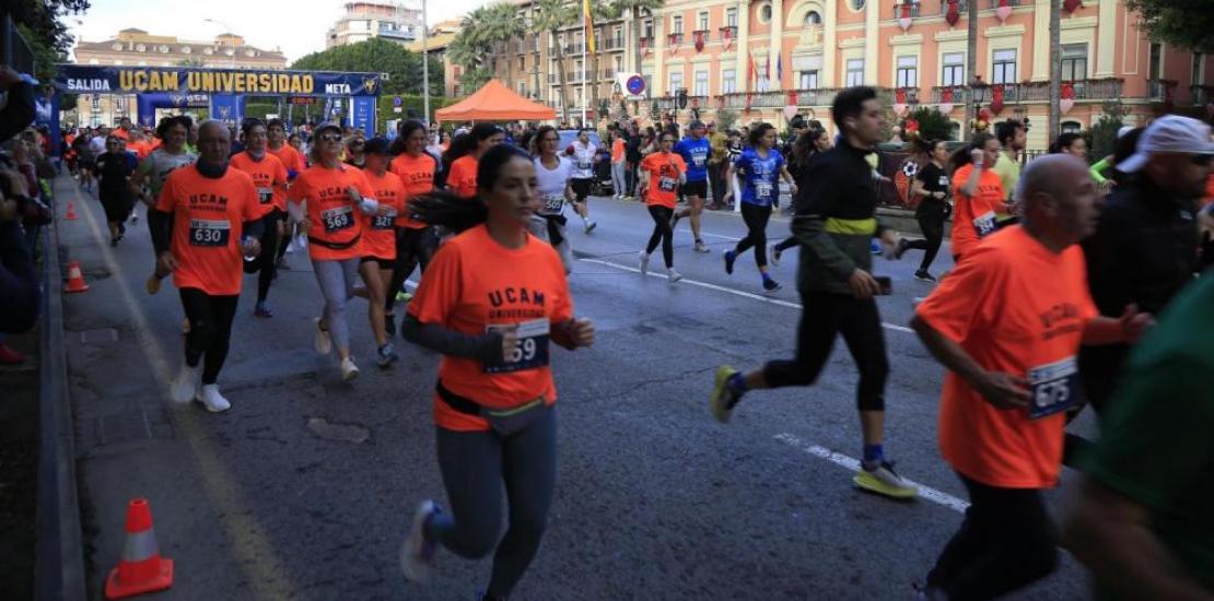UCAM fills the streets of Murcia with solidarity against multiple sclerosis