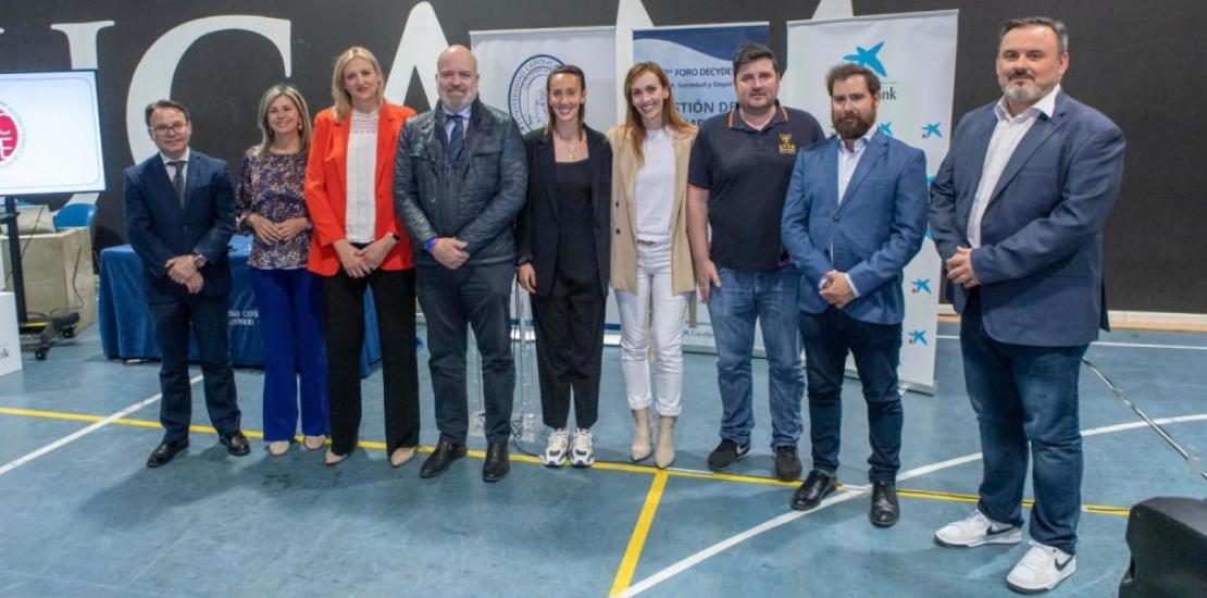 Virginia Torrecilla gives a moving speech at the 'Decyde 7 Forum'
