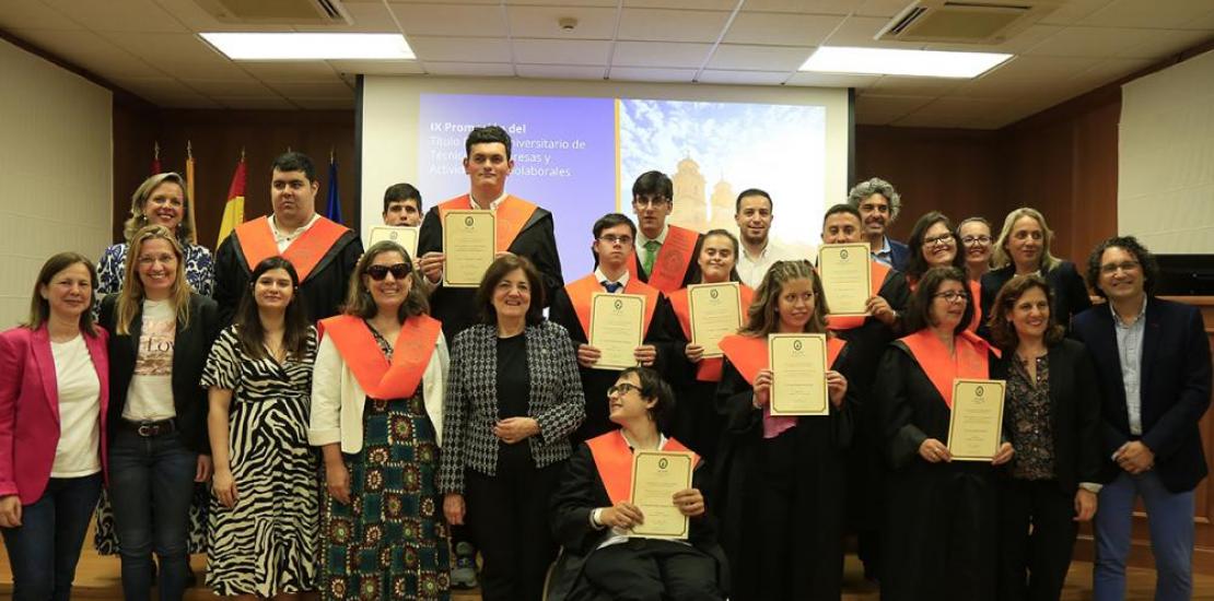 Graduation of the 9th UCAMPACITAS class 