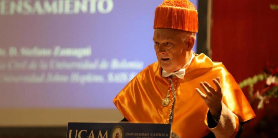 Stefano Zamagni, Civil Economics lecturer at the University of Bologna and Adjunct Professor at Johns Hopkins University (SAIS Europe) delivered the Opening Lecture at the UCAM Solemn Opening Ceremony of the Academic Year 2023-2024.