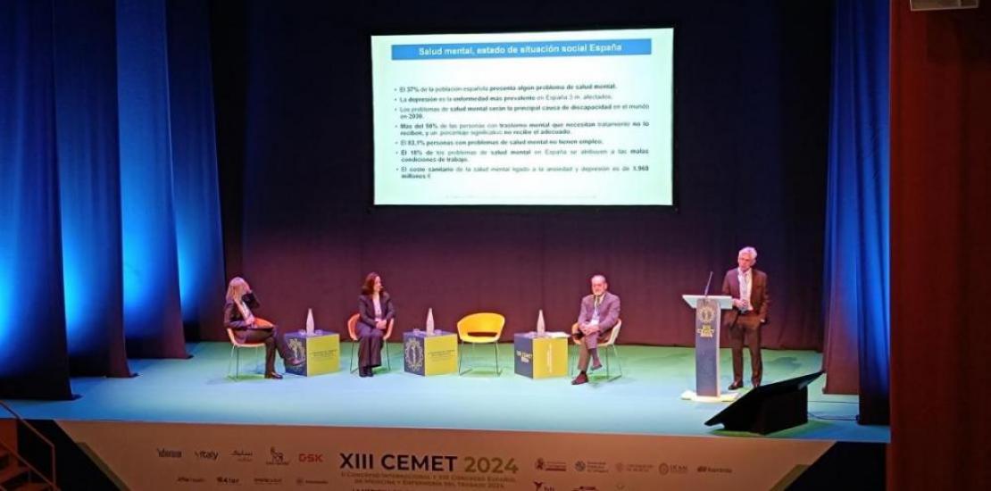 Dr. José Manuel Vicente Pardo in one of the moments of his presentation.