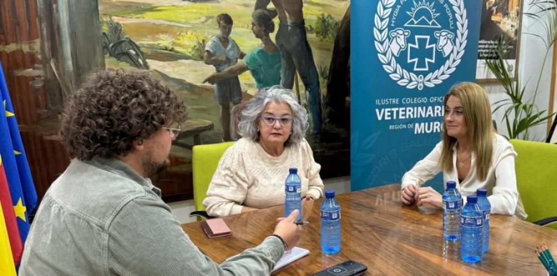 Signing of the agreement UCAM - Illustrious College of Veterinarians