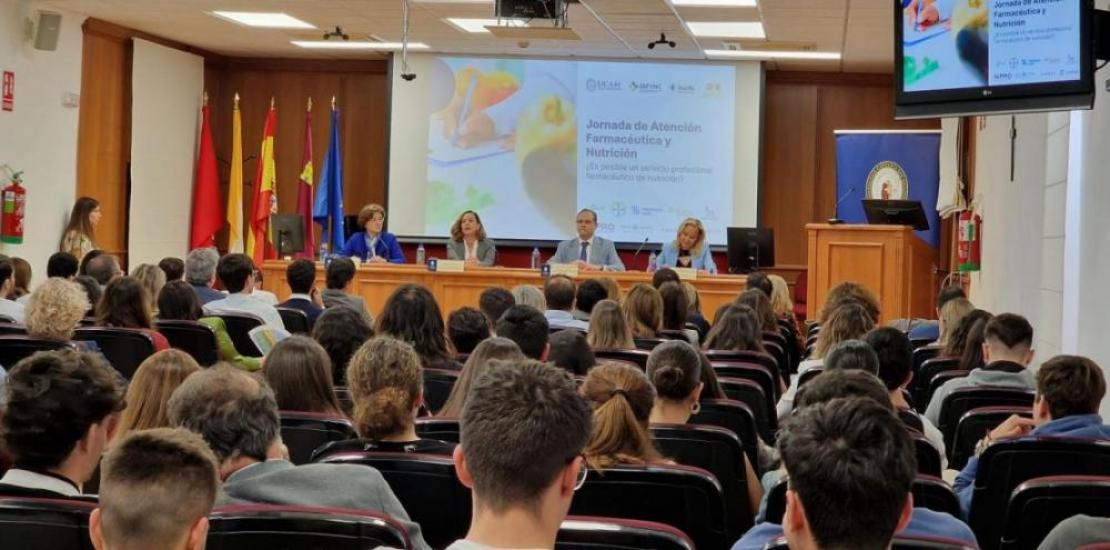 The Assembly Hall hosted the Conference on Pharmaceutical Care and Nutrition