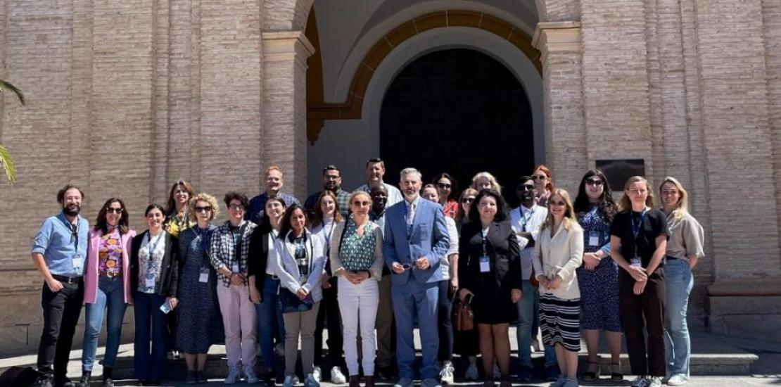 Participants at the UCAM Staff Week, together with Pablo Blesa, vice-rector of International Relations and Communication of the University, and Lonneke Meijer, coordinator of the event.