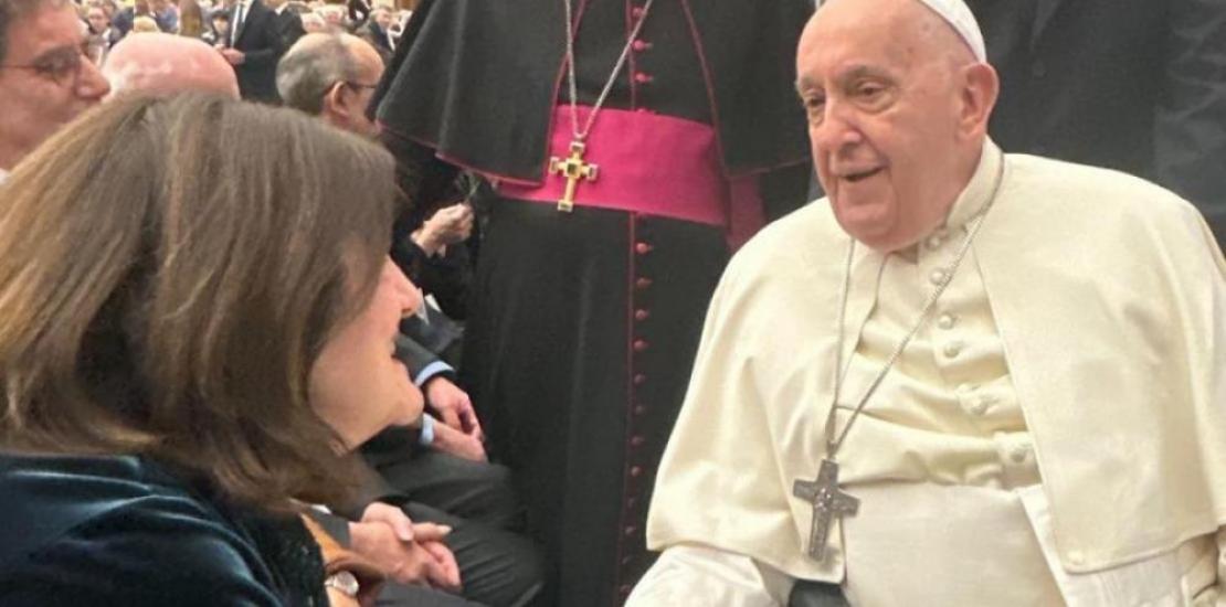 María Dolores García, UCAM president, received an affectionate greeting from the Holy Father