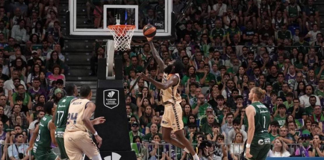 Howard Sant-Roos making a basket during the fifth game of the finals