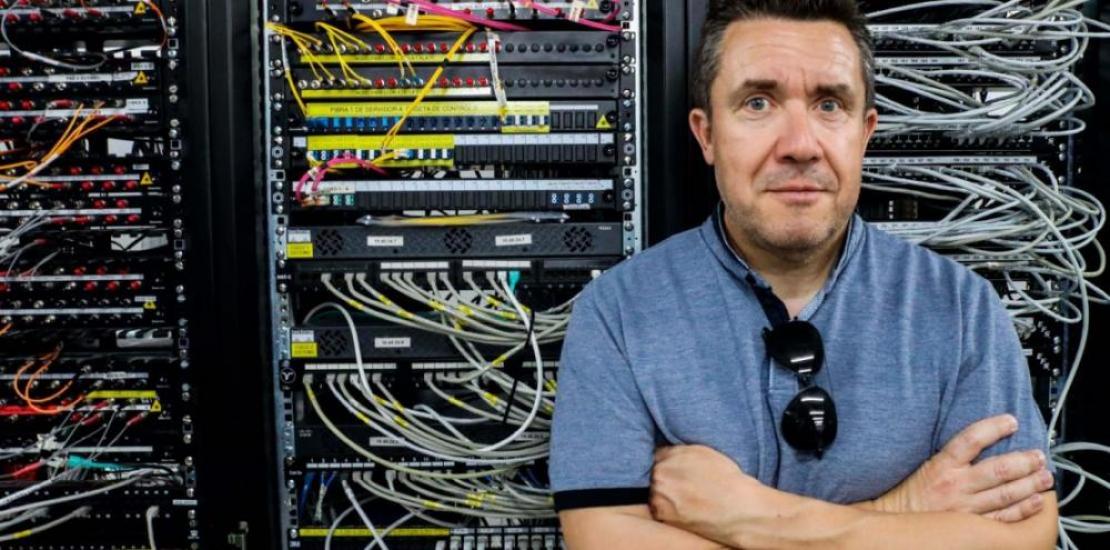 Horacio Pérez at the servers of UCAM's BIO-HPC Research Group