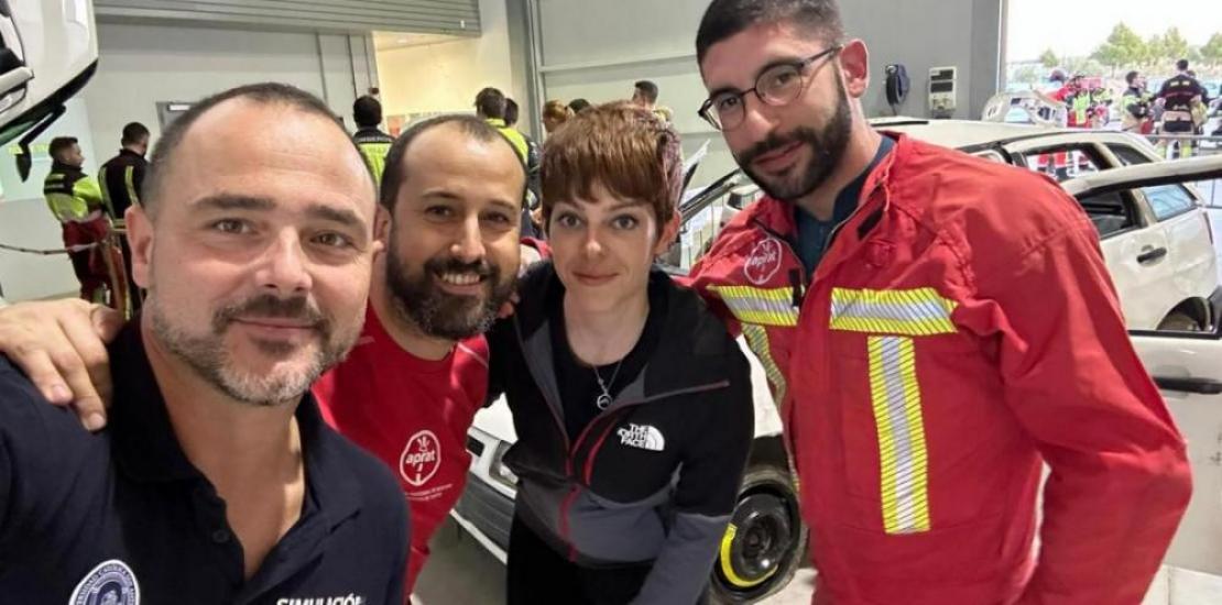 The researcher Ana Nicolás, together with Sergio Nieto (UCAM researcher), Manuel Pons (UCAM doctoral student), and a study volunteer during an experimental phase prior to the project.