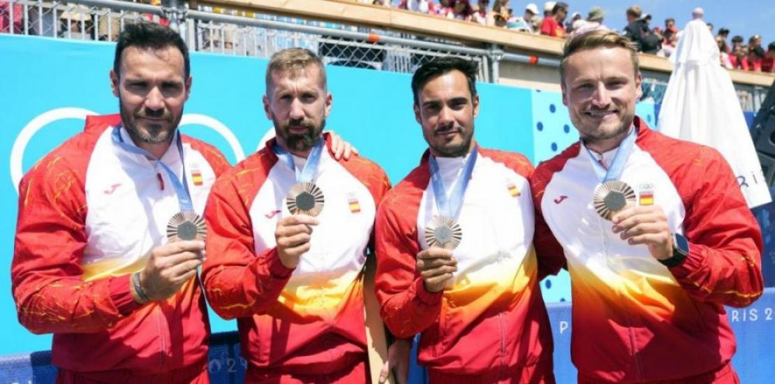 Craviotto, Arévalo, Germade and Cooper with the bronze medal at Paris 2024 (Photo: COE - Spanish Olympic Committee)