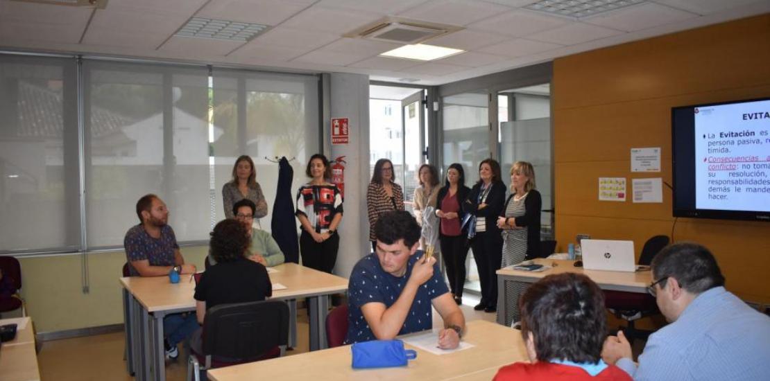 UCAM and Fundown representatives visit one of the classrooms of Fundown.