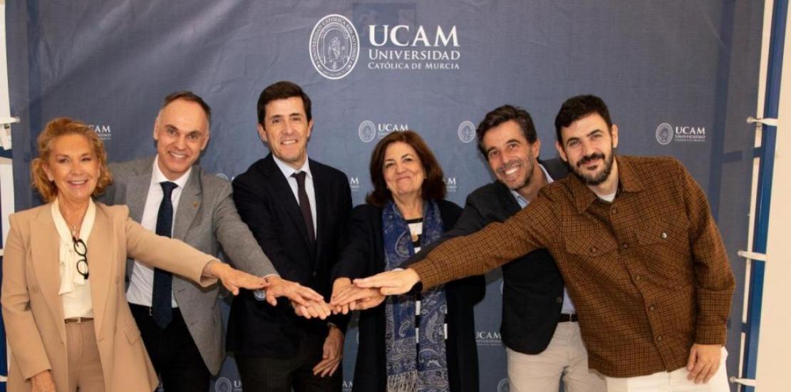 The representatives of UCAM and PATIO Campus after signing the agreement