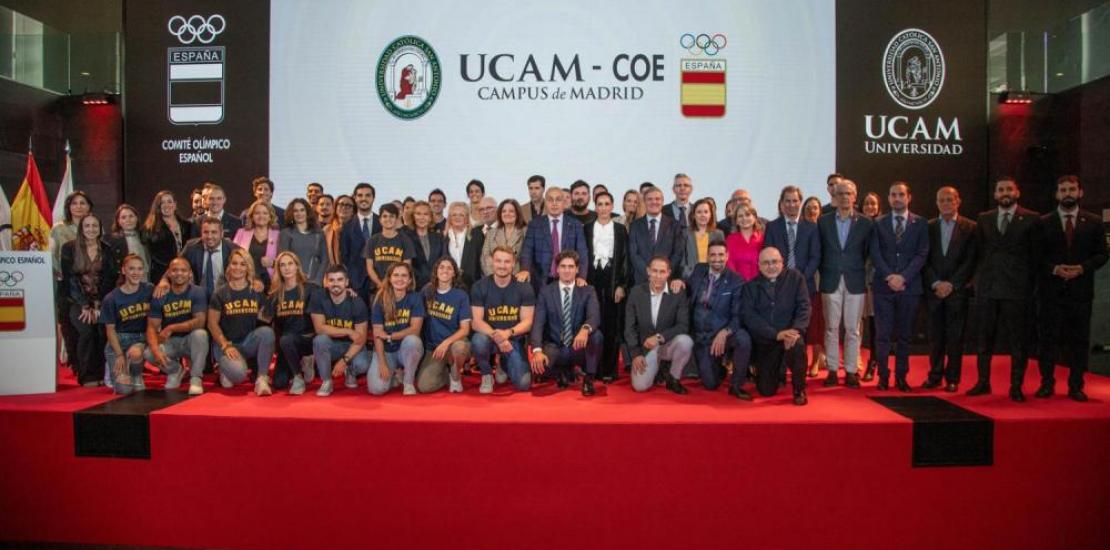 Group photo following the presentation of the new Alma Mater Higher Education Centre.