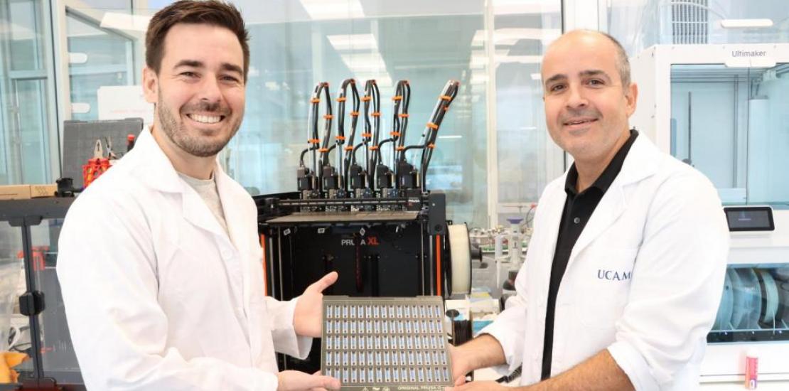 Researchers Daniel Rojas and Gastón Crespo in UCAM HiTech