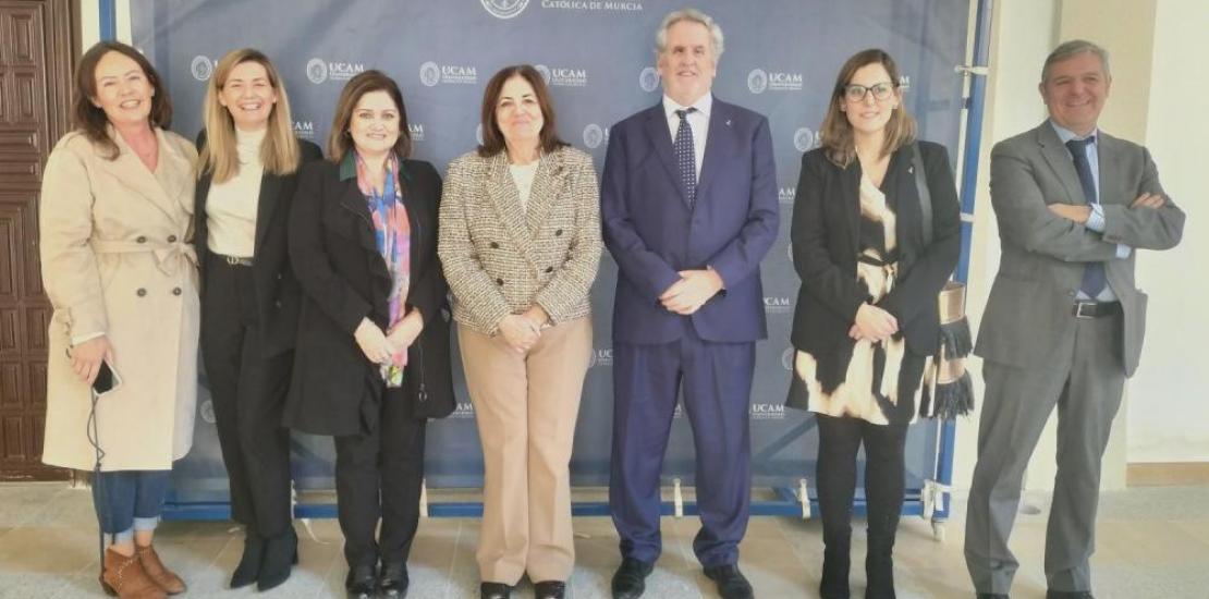 The UCAM President, María Dolores García, (c.) together with the ONCE Regional Delegate in Murcia, Juan Carlos Morejón de Girón.
