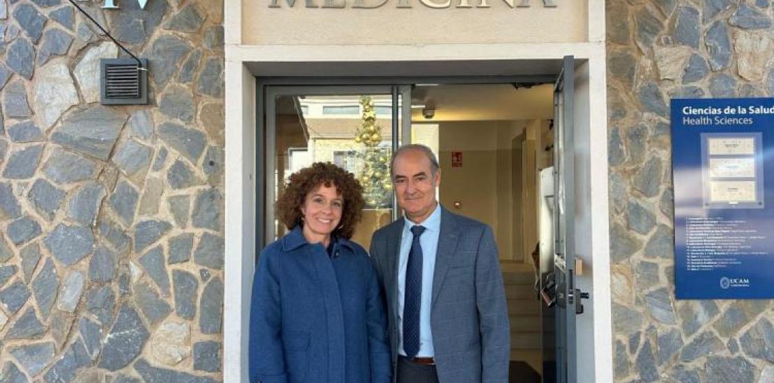 UCAM researchers María del Mar Martínez and Fernando Vidal Vanaclocha at the UCAM Cartagena Campus