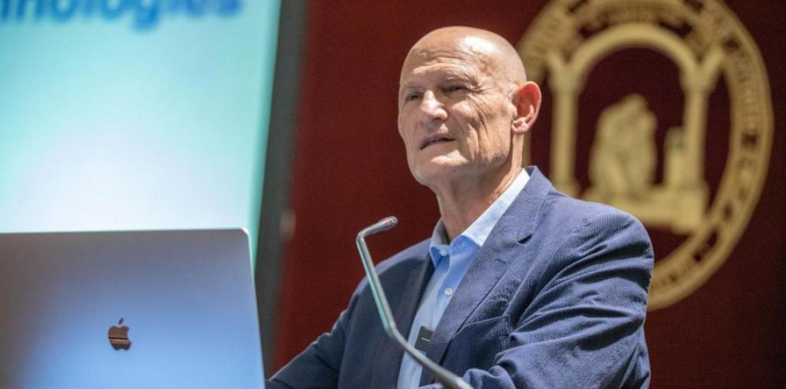 Juan Carlos Izpisúa during a talk at the Temple of the Monastery of Los Jerónimos, UCAM premises