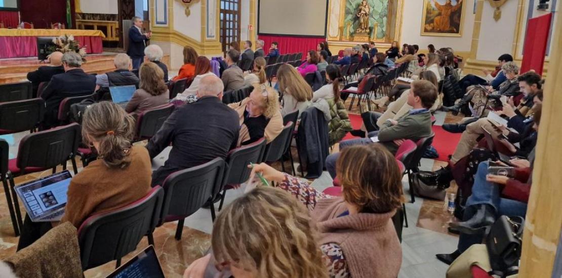 The temple of the Monastery of Los Jerónimos hosts the talks and presentations of the Annual Multiple Sclerosis Meeting.