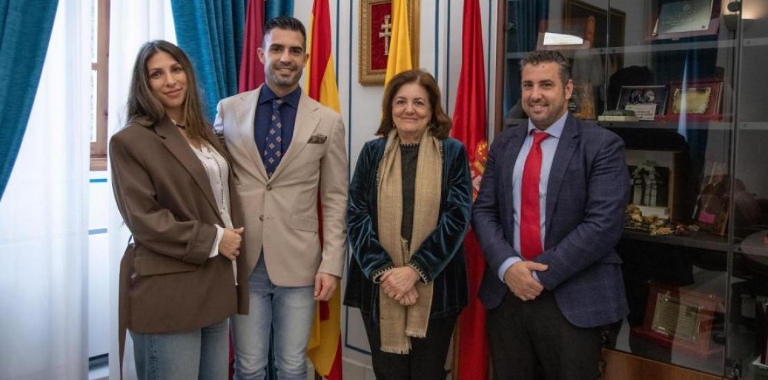 Group photo following the signing of the agreement in the Los Jerónimos Monastery