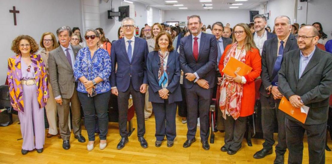 Family photo, prior to the opening ceremony of the Congress