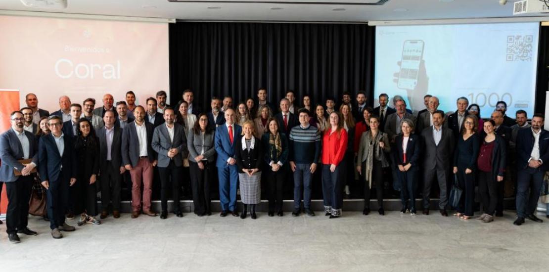 Family photo at the end of the presentation ceremony of Coral