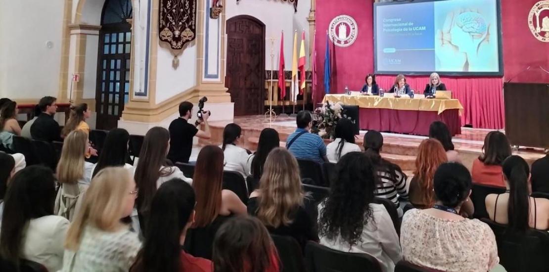 Pilar Marín, dean of the Official Association of Psychology of the Region of Murcia; María Dolores García, UCAM president, and Ana López, UCAM vice-dean of the Degree in Psychology, during the inauguration of the Psychology Congress this morning.