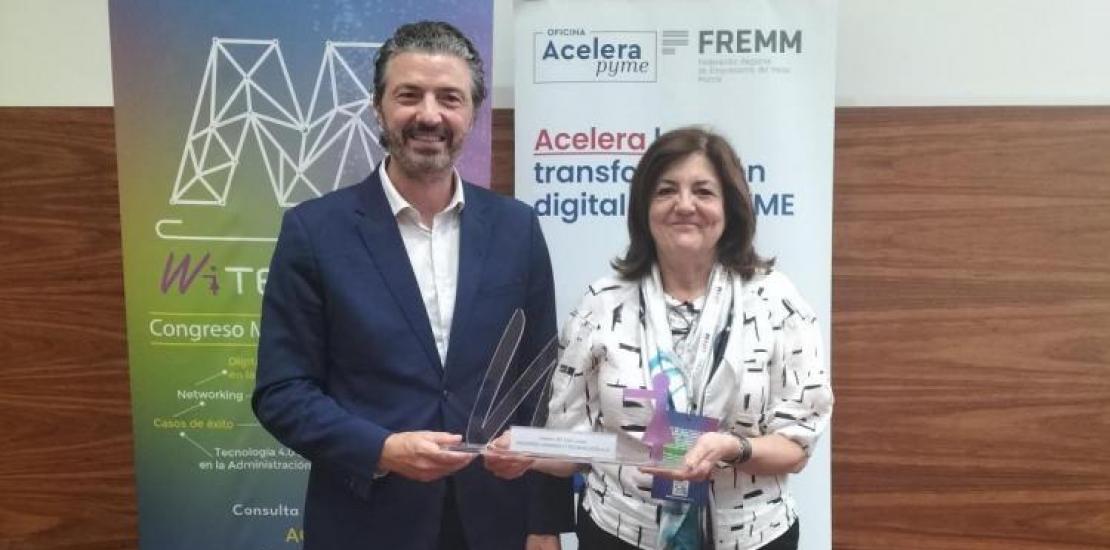 The UCAM President received the award from Alfonso Hernández, President of FREMM.