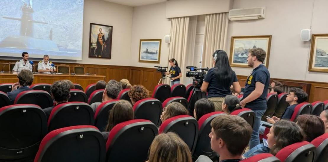 A group of students during the crisis communication simulation at the Submarine Fleet.