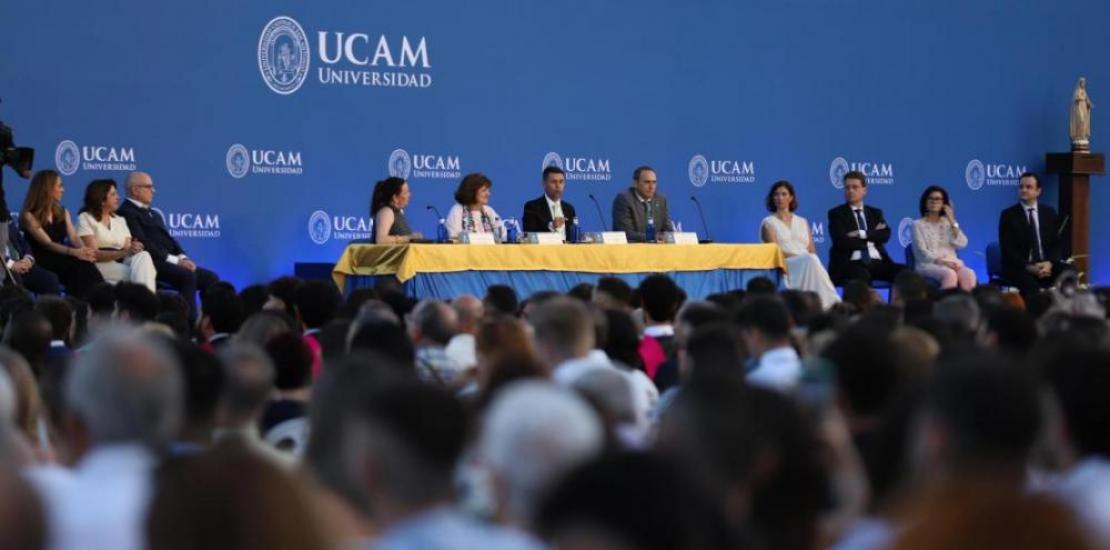 Miriam Mendoza, Coordinator of the Cartagena Campus; María Dolores García, UCAM President; Rafael Alcázar, Director of the Los Alcázares High Performance Centre and honorary patron of the class; and Juan Alfonso García, Academic Director
