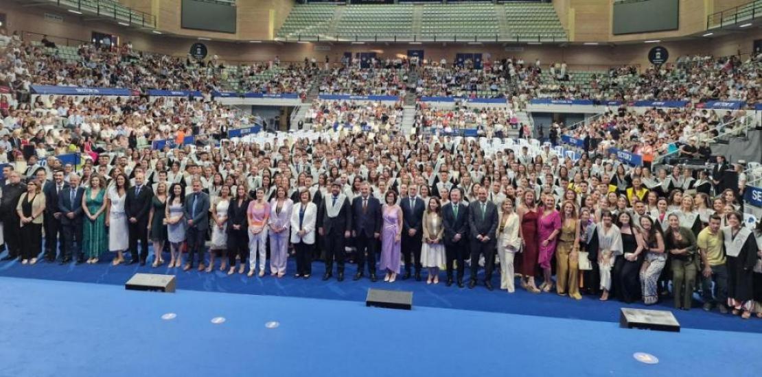 Family photo after the Graduation Ceremony of the Faculty of Nursing